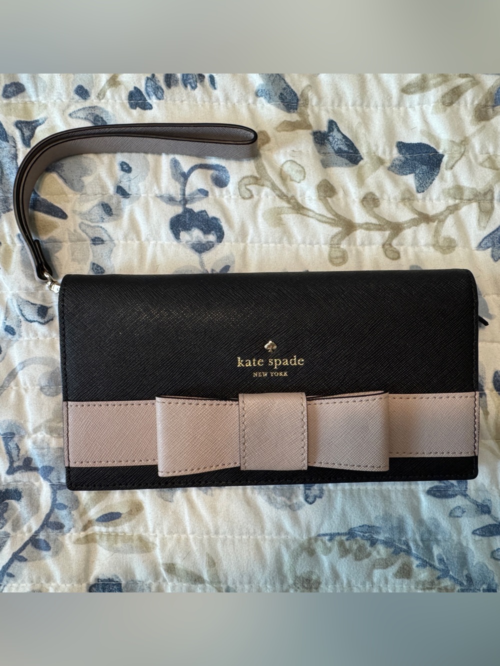 kate spade Black & Blush Pink Bow Wristlet Wallet